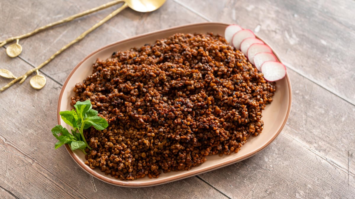 Quick & Easy Mujadara Hamra: Affordable Lentil & Bulgur Meal